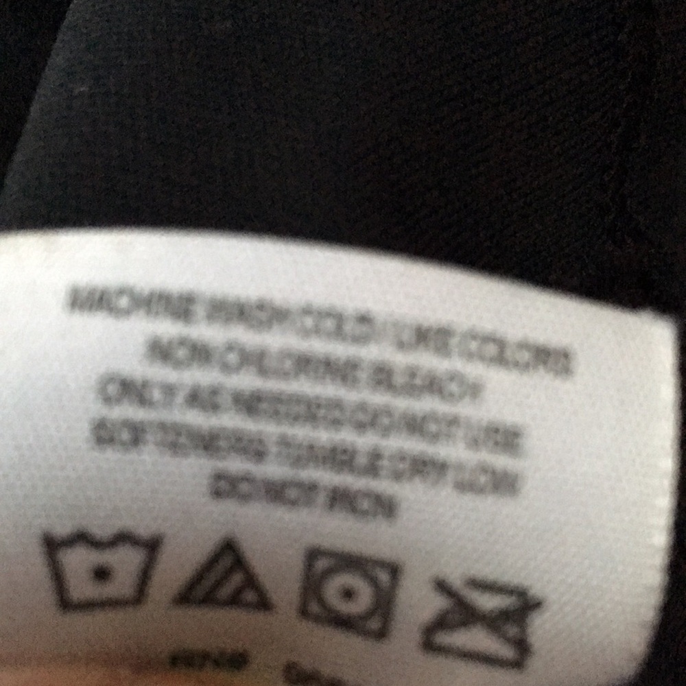 Under Armour Heatgear XL, black, shortsleeved. Polyester. - Picture 6 of 6